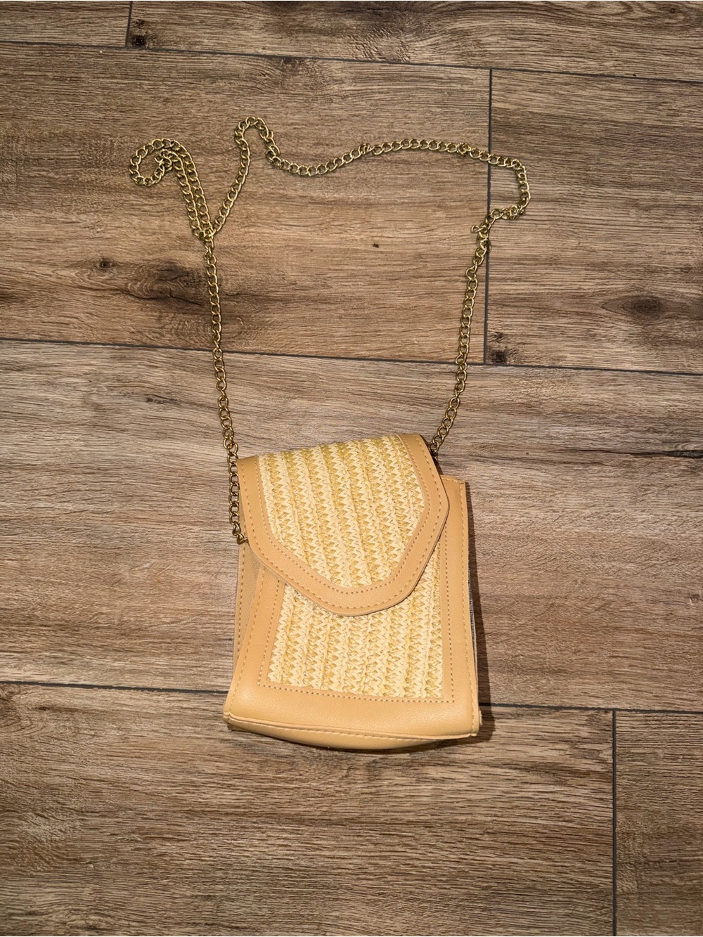 Straw-Weave Crossbody Bag in Tan with Gold Chain